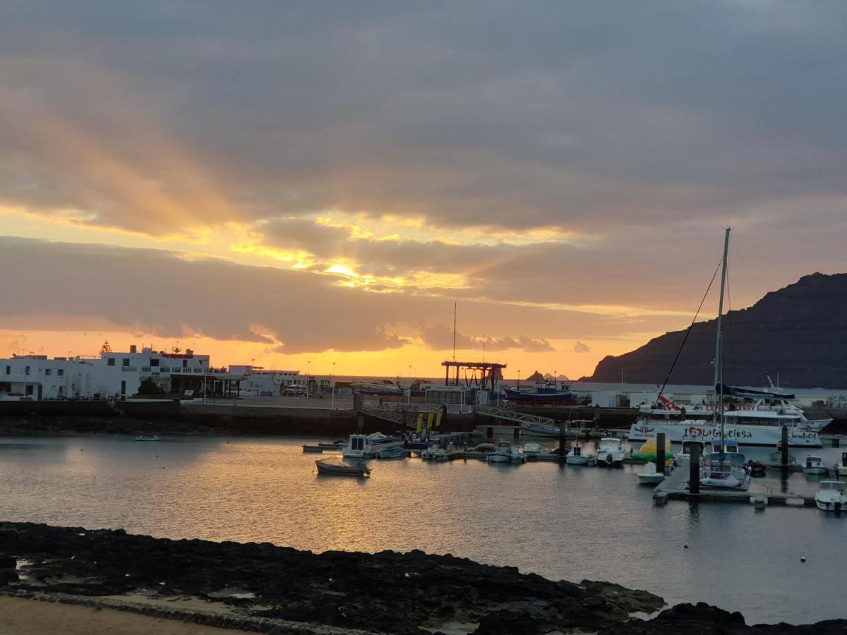 La Graciosa Camelia Beach Vistas Mar Caleta de Sebo Extérieur photo